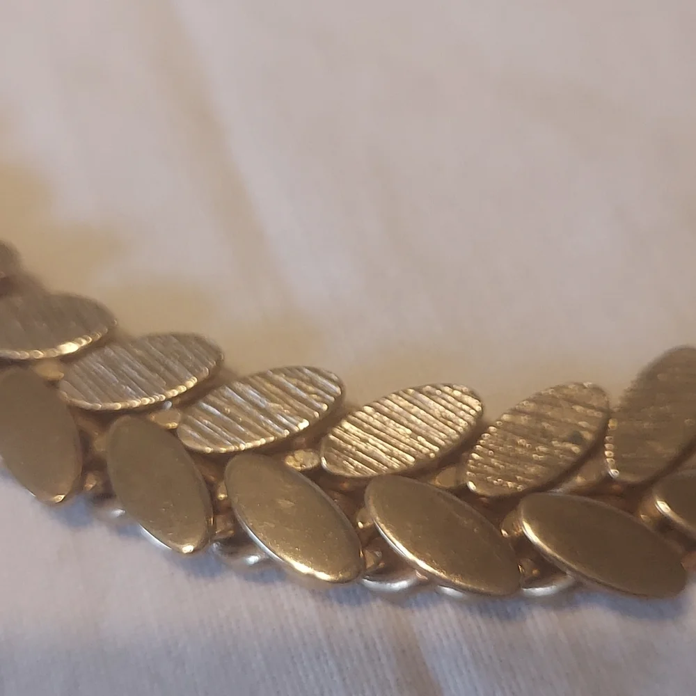 Silvertone Double Leaf Choker #203 - Picture 3 of 6